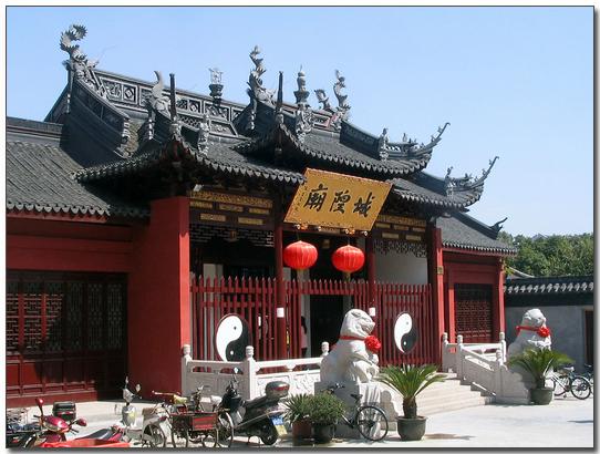 Qingpu city god temple.jpg
